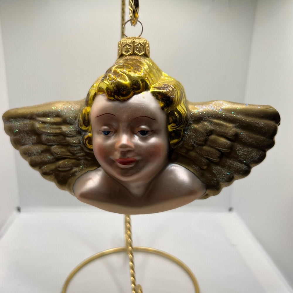 Beautiful cherub bust Christmas ornament